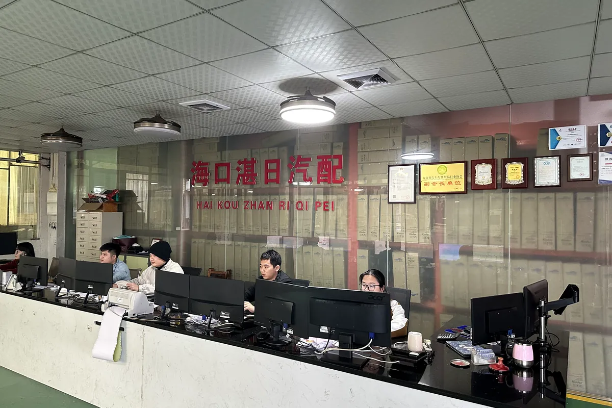 海南齐配办公环境
